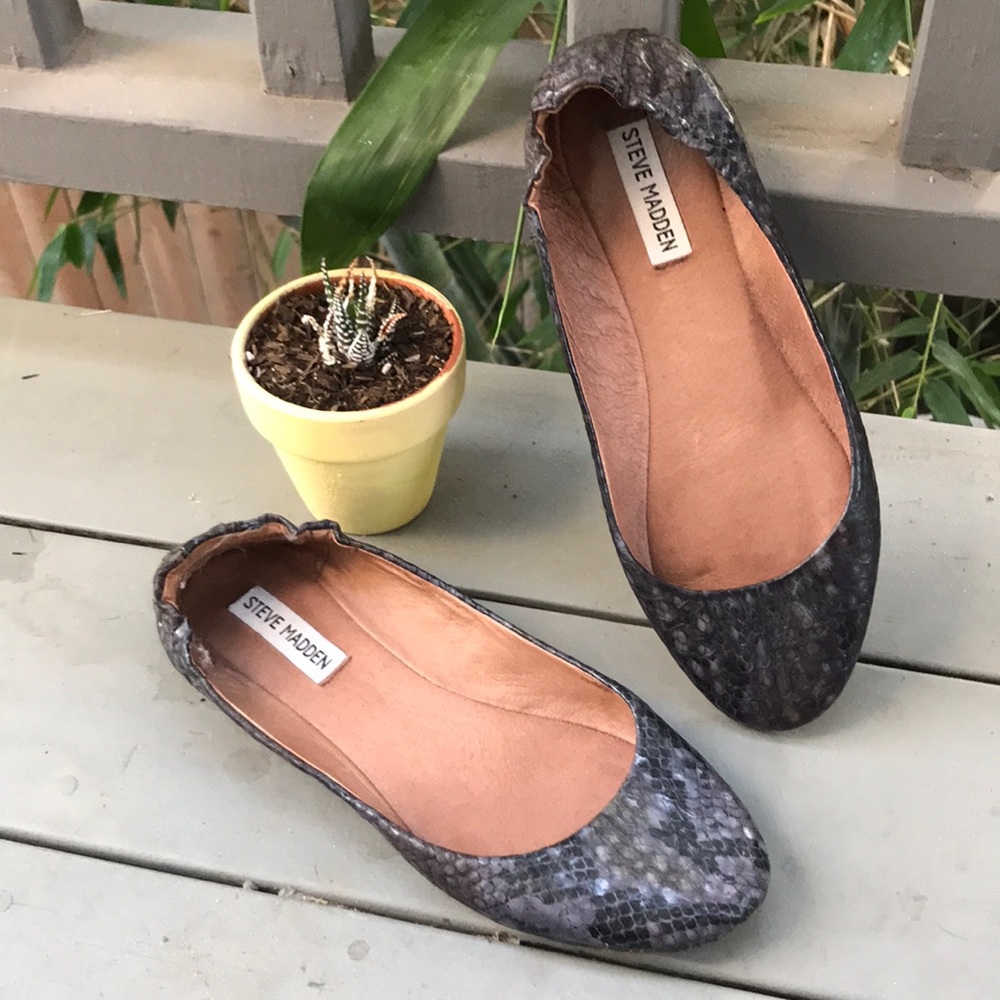 Steve Madden snakeskin flats 🐍